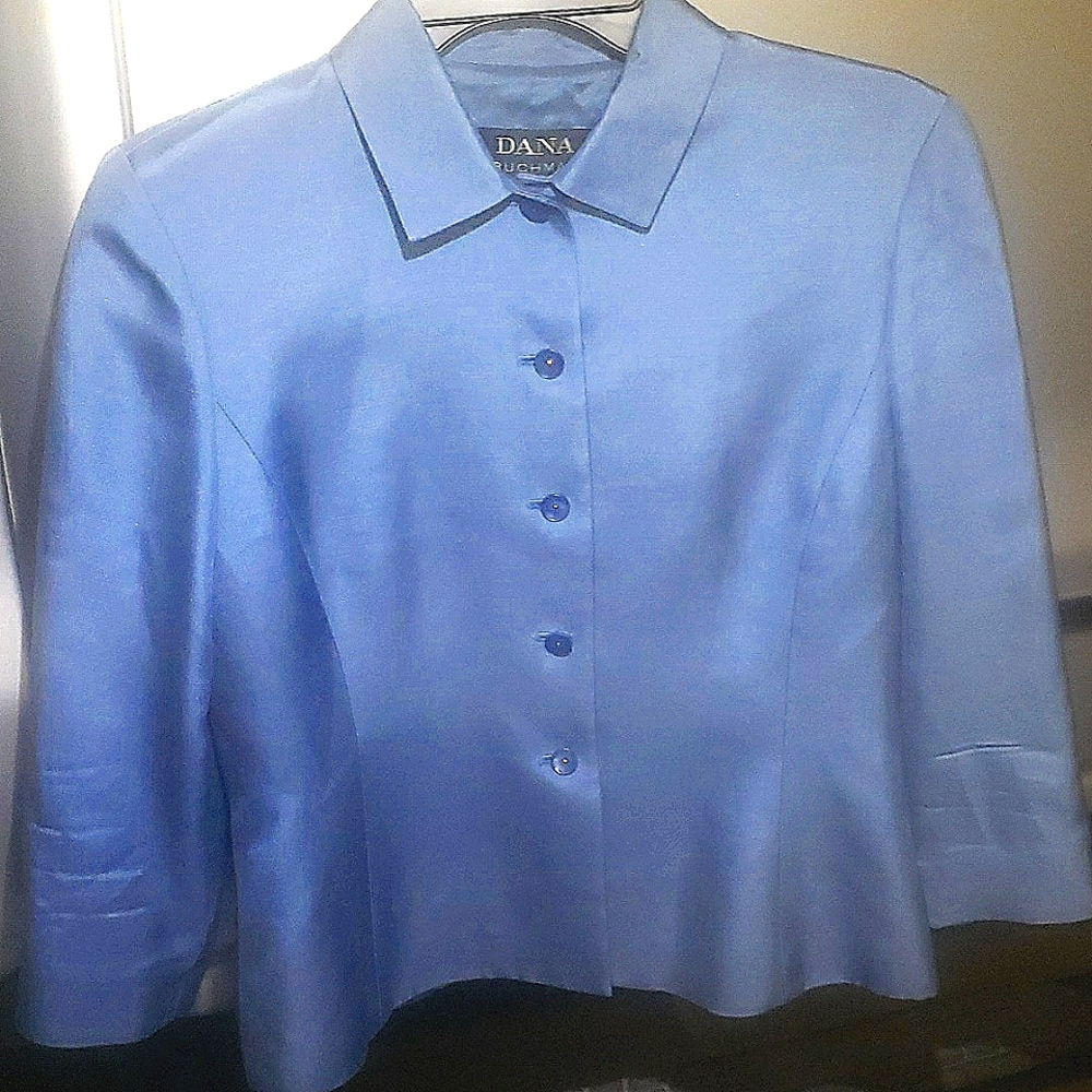 Dana Buchman blue 90% silk/ 10 % wool top Notch Lapel Single Womens Blazer